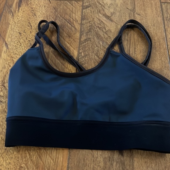 Mountain Hardwear Small Sports Bra - Picture 9 of 10